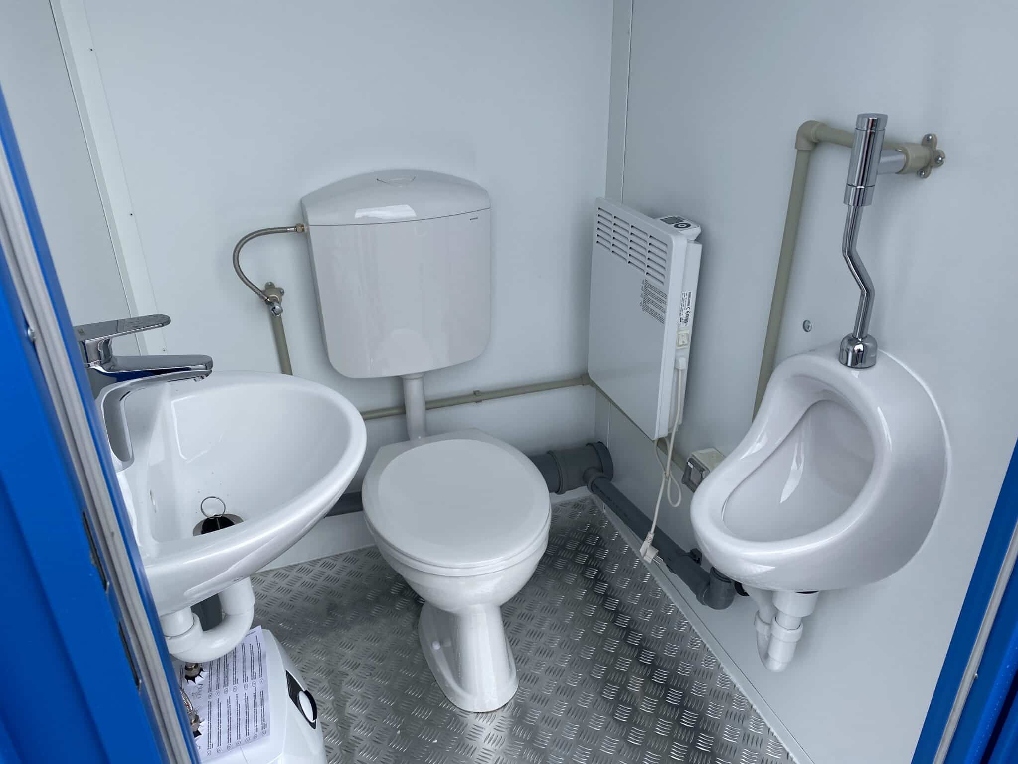 AUMI-WC-Container_Ausstattung-Kabine (Innenansicht)